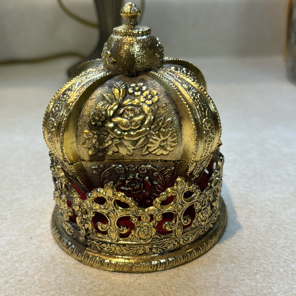 Vintage Gold Tone Crown music/trinket box - Picture 4 of 13